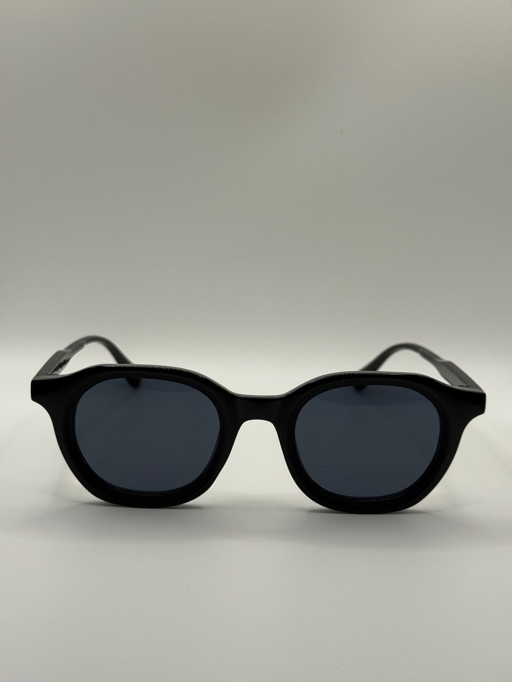 No.4 - ALL BLACK